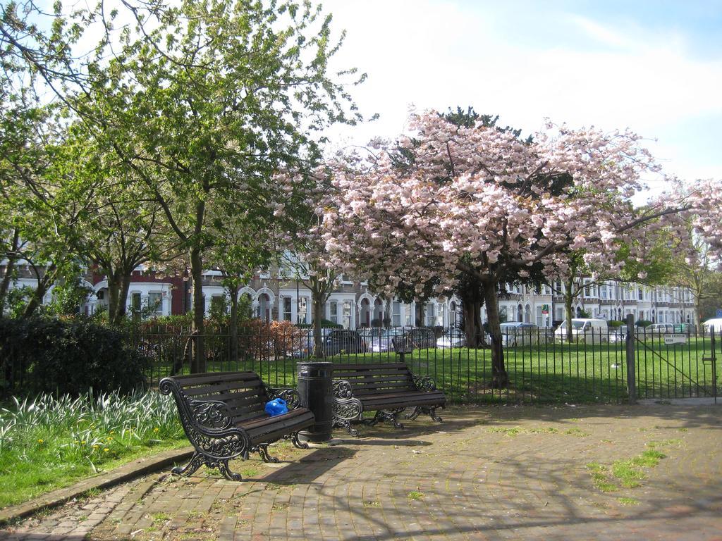 Holmewood Homestay London Exterior foto